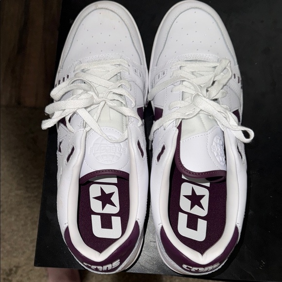 Men's White and Maroon Converse Sneakers LIKE NEW - WORN ONCE - SIZE 13 - Picture 3 of 6